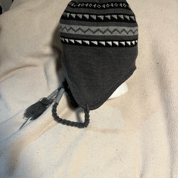 Winter Essentials Winter Hat - Picture 4 of 8